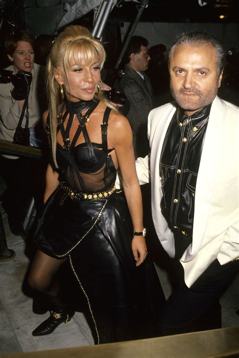 gianni versace versus donatella